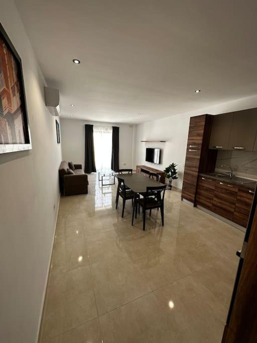 Apartamento Duplex Penthouse In Gzira Sleeps 6 Exterior foto